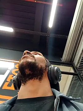 Mikaaa97 现场XXX聊天