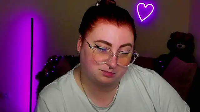 Chat +18 de Alicia_love00 ao vivo