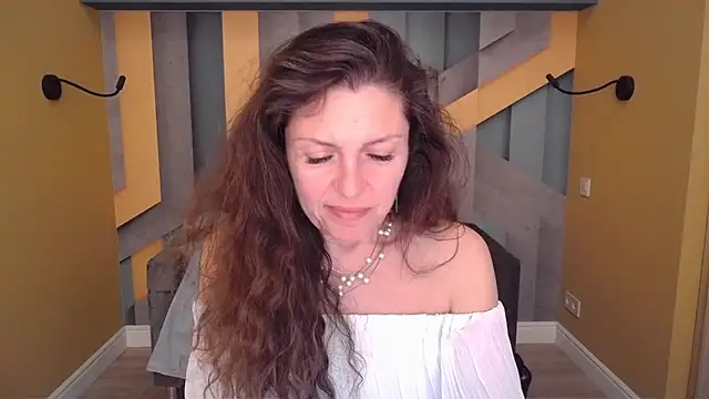 EllaLongのライブXXXチャット