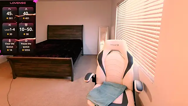 عرض كام britteebee