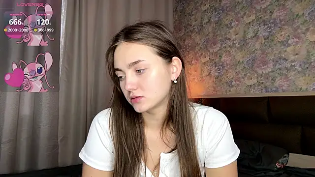 LoraDavi's Live XXX Chat