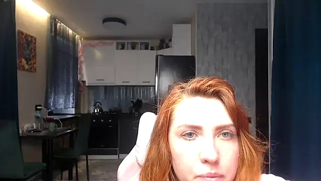 Reginasmilee Chat XXX in diretta