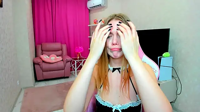 Strawberrye Chat XXX in diretta