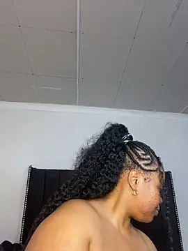 LunaCovenn Adlı Modelin Canlı XXX Sohbeti