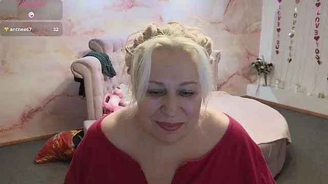 Penelope_Pinky Adlı Modelin Canlı XXX Sohbeti