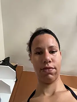 Chat +18 de AaliyahHarris ao vivo