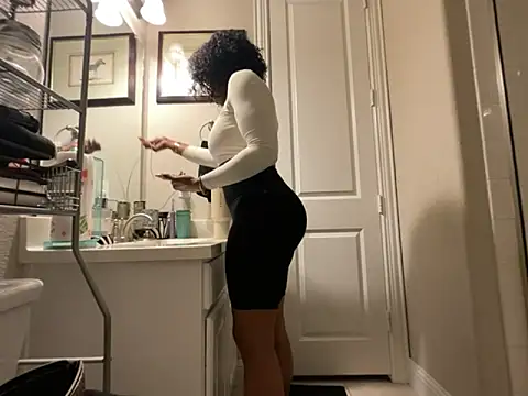 wynterheat: διαδικτυακό σόου στην κάμερα