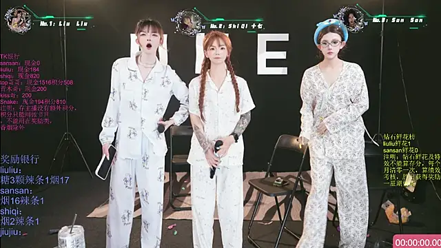 MHe-002: вебкам-шоу