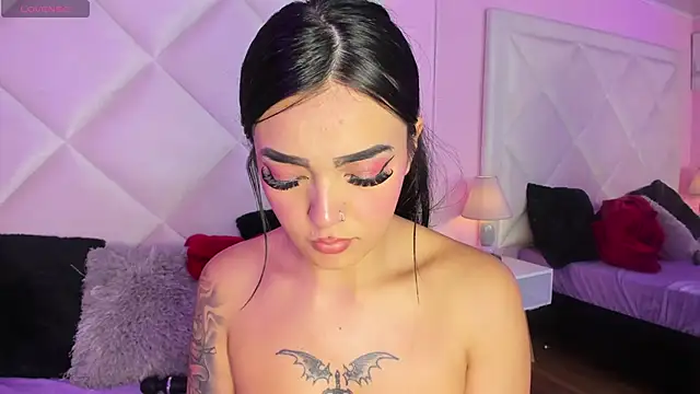 Miaa_Smithh__ Adlı Modelin Canlı XXX Sohbeti