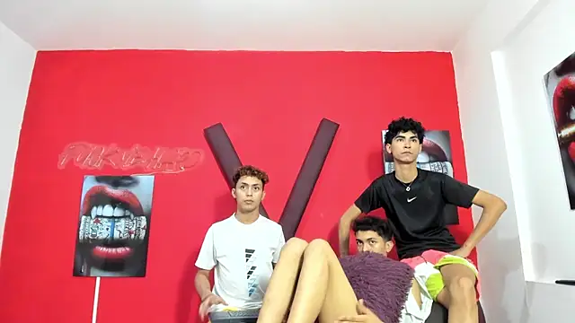 Chat XXX ao vivo de AVENGER_BOYS2026