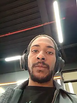 Mikaaa97 现场XXX聊天