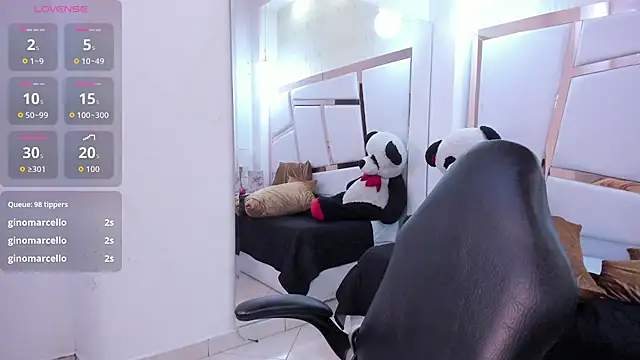 Chat +18 de tatikanyx ao vivo