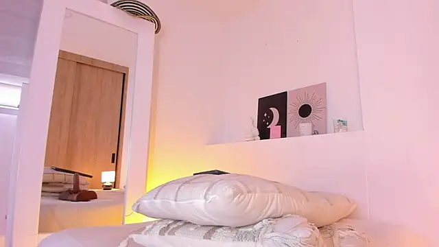 دردشة nicolette_bale الجنسية المباشرة