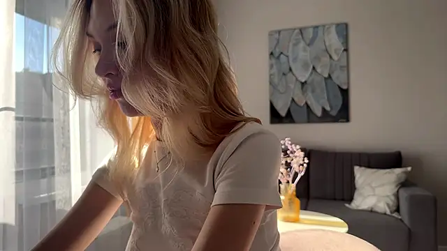 EvelineMolima's Live XXX Chat