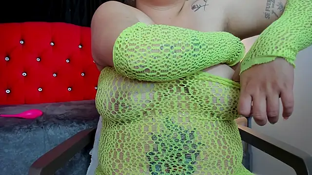 ScarletBigTitties live XXX chat