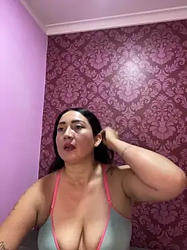 Chat +18 de juliana_diaz ao vivo