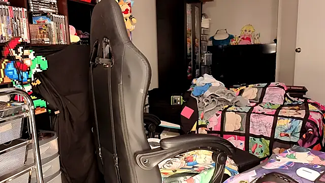 ShinyCherub Show in webcam