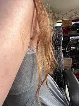 didihairypussy's Webcam Show