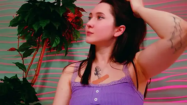 Tiny_BunnyX Chat XXX in diretta