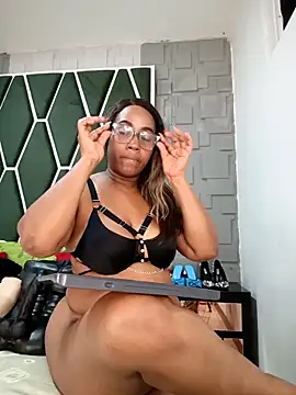 Chat +18 de AmbarthSmiith2 ao vivo