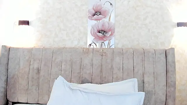 thamiina_'s Webcam Show