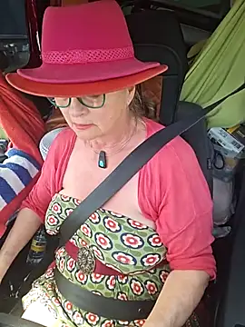 Hot-Muci: онлайн-секс-чат