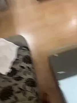 XXX chat uživo modela indianshycouple