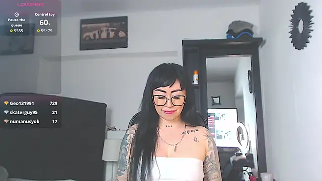 Vicky_hotmilf: онлайн-секс-чат