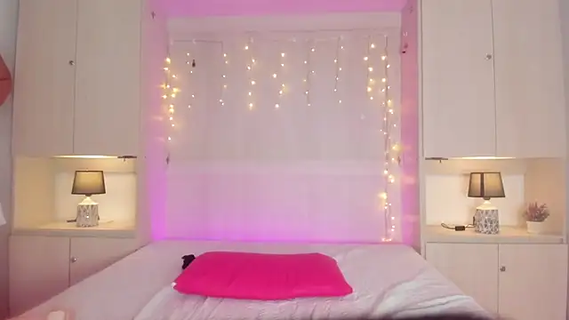 TessaLoweのライブXXXチャット