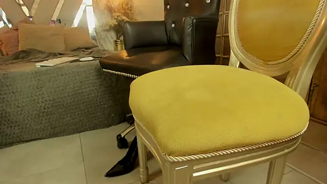 Mysterius_Woman 即時 XXX 聊天