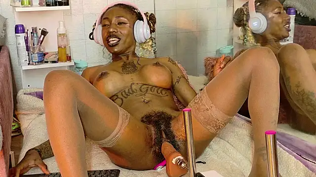 DaniaMarcellのライブXXXチャット