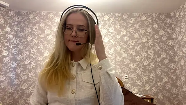 ElmiraGildeaのライブXXXチャット