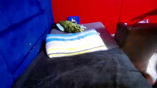 Lelety79 élő XXX-chatje