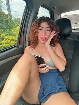 roxyrougee Show in webcam