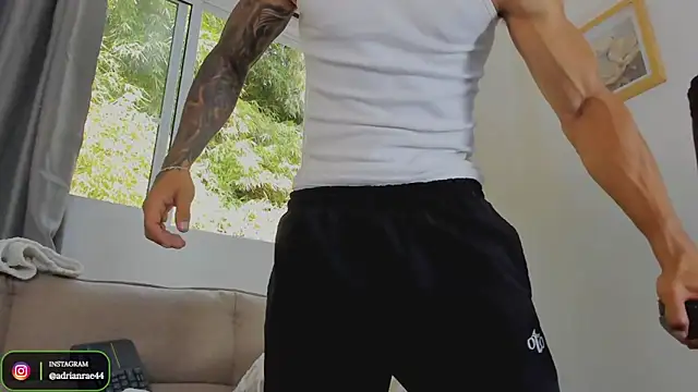 Mr_adrian webcam show