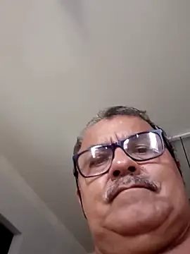 Misterymem63 Show in webcam