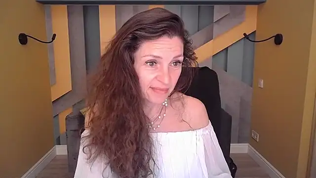 EllaLong Chat XXX in diretta