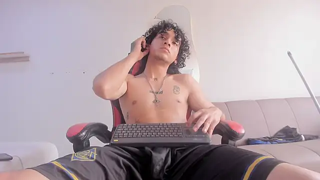 JackesTaylor Adlı Modelin Canlı XXX Sohbeti