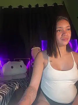 Pokazy przed kamerką – MeJustee