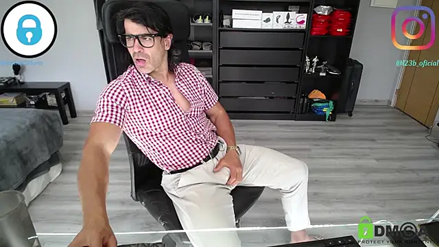 Show de webcam de latinoo23bom