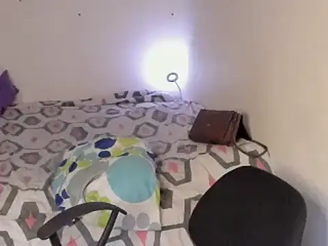 chloe_kisses' Live XXX Chat