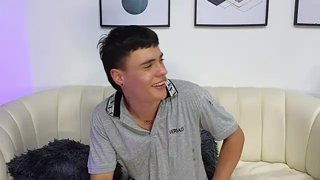 BenitoSaenz: онлайн-секс-чат