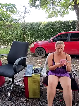 hotandfierylatinos2023 élő XXX-chatje