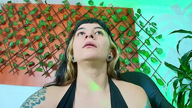 Živý XXX chat Naughty_Kittenm