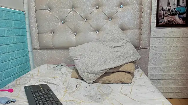 LITTLE-NESSA Chat XXX in diretta