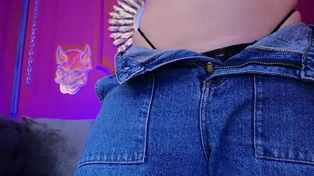 دردشة Julieta_Russell الجنسية المباشرة