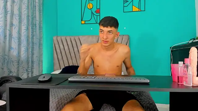 Maikol_Ortiz – Live XXX-chat