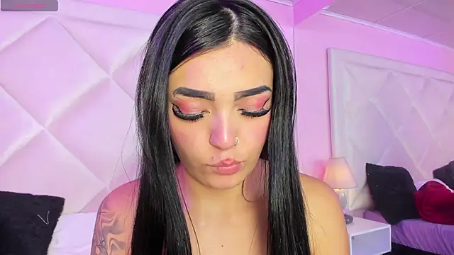 Miaa_Smithh__ Adlı Modelin Canlı XXX Sohbeti