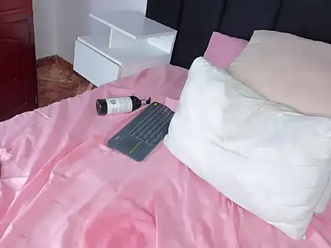 Sophia-Gomezz Adlı Modelin Canlı XXX Sohbeti