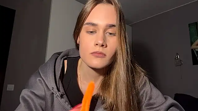 SharellFraleigh Adlı Modelin Canlı XXX Sohbeti